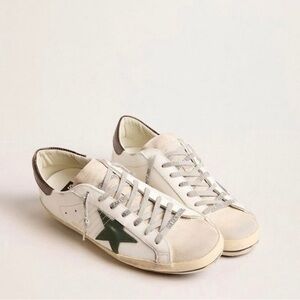 GOLDEN GOOSE SNEAKERS - Men’s Super-Star / White Leather / Green star